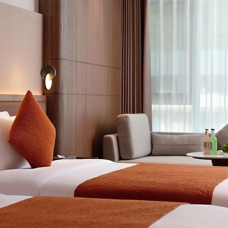Zhangjiajie Utopia Hotel--Free One Way Pick Up Service Over 2 Nights Екстериор снимка