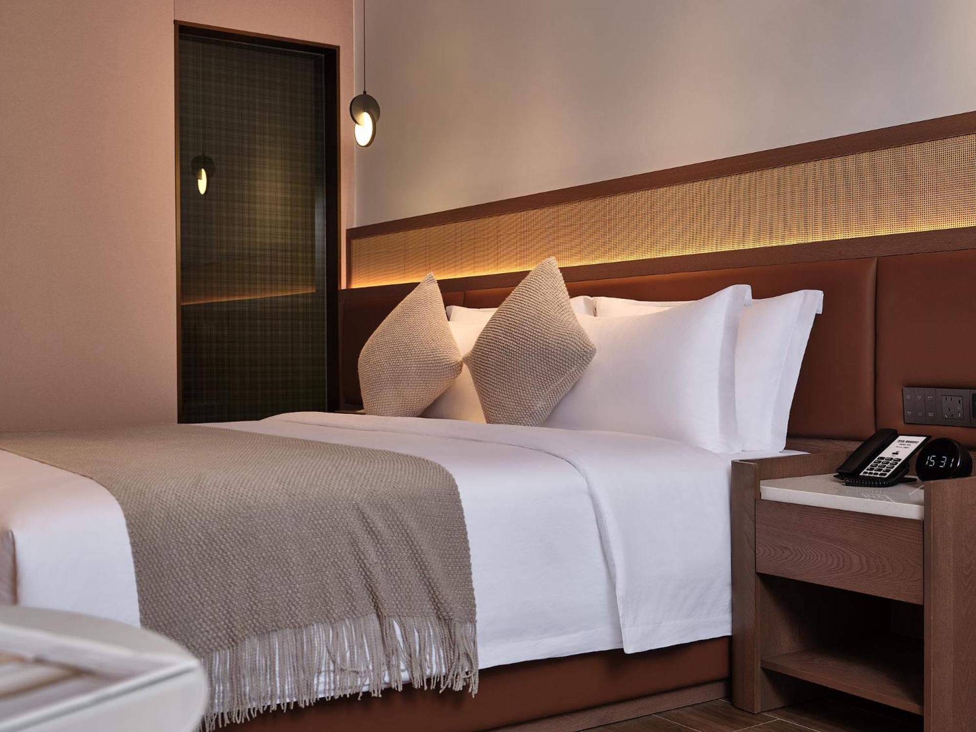 Zhangjiajie Utopia Hotel--Free One Way Pick Up Service Over 2 Nights Екстериор снимка