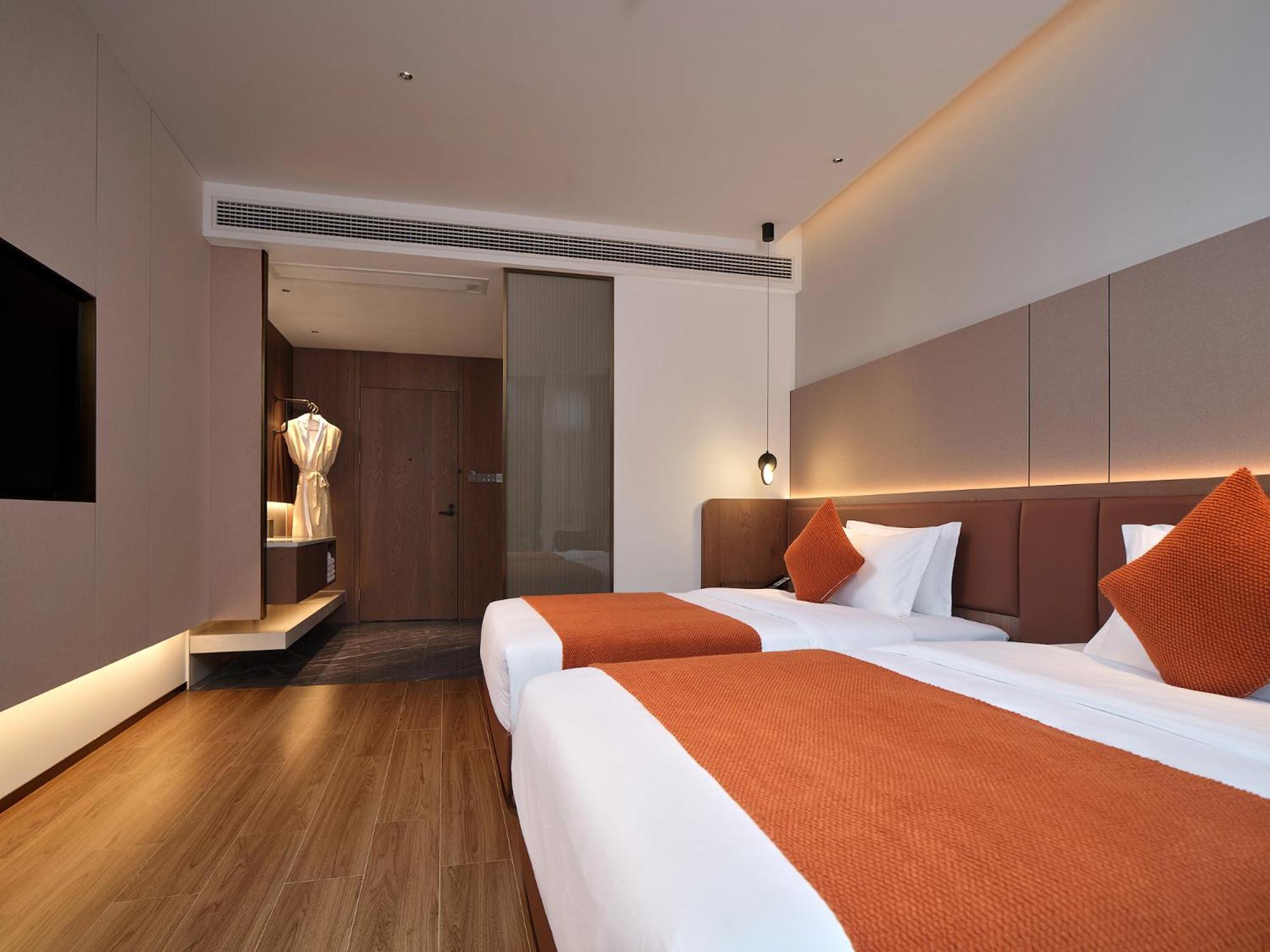 Zhangjiajie Utopia Hotel--Free One Way Pick Up Service Over 2 Nights Екстериор снимка