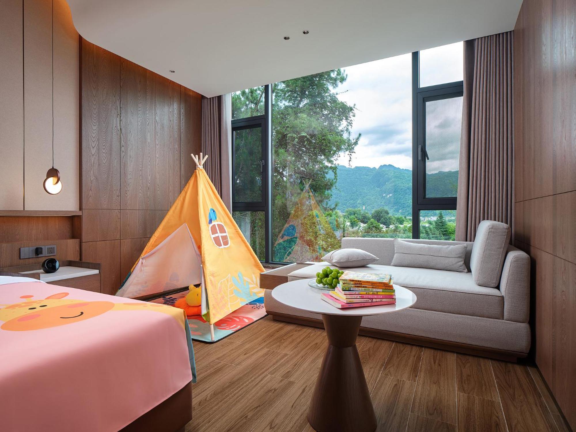 Zhangjiajie Utopia Hotel--Free One Way Pick Up Service Over 2 Nights Екстериор снимка