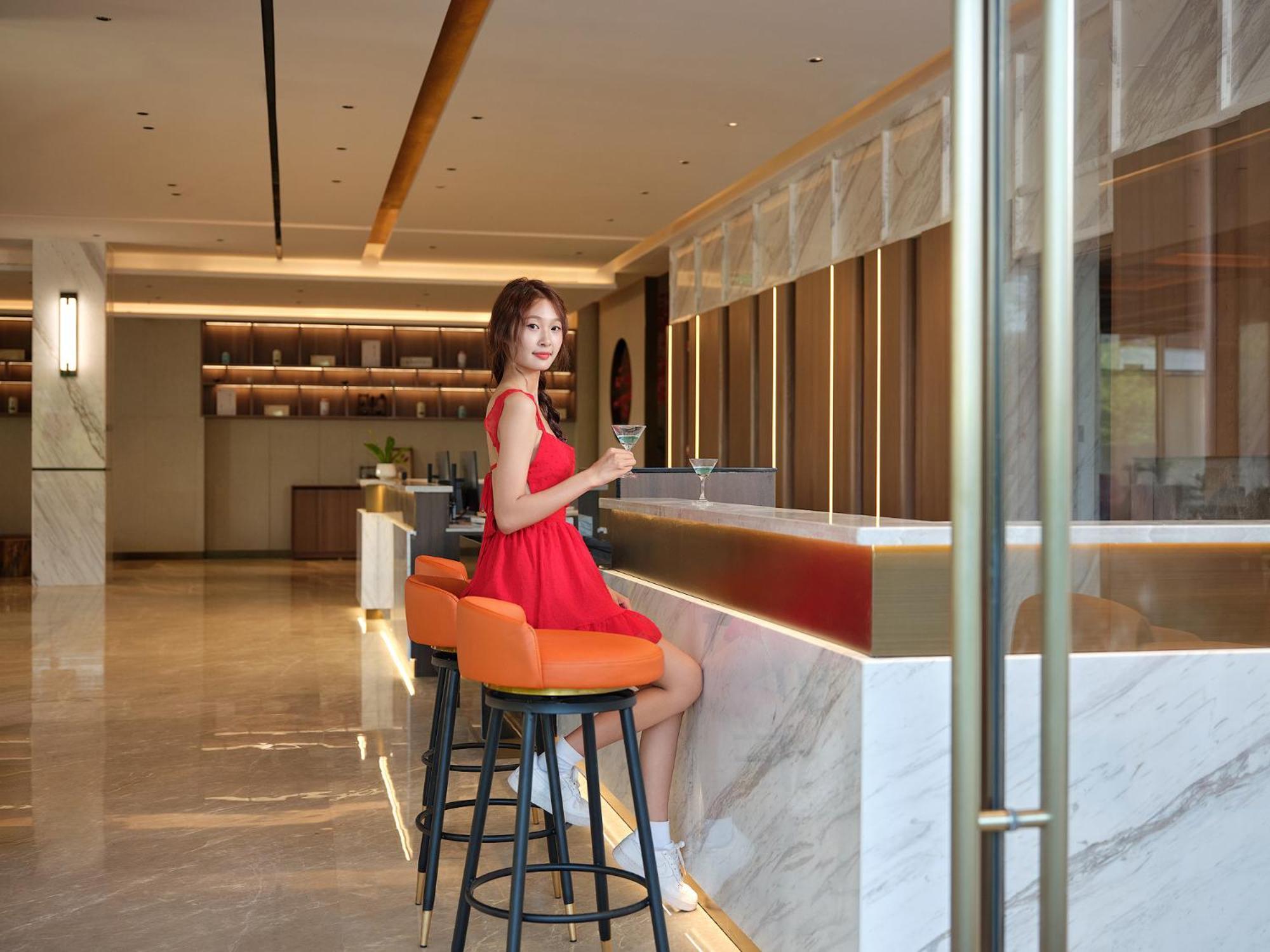 Zhangjiajie Utopia Hotel--Free One Way Pick Up Service Over 2 Nights Екстериор снимка