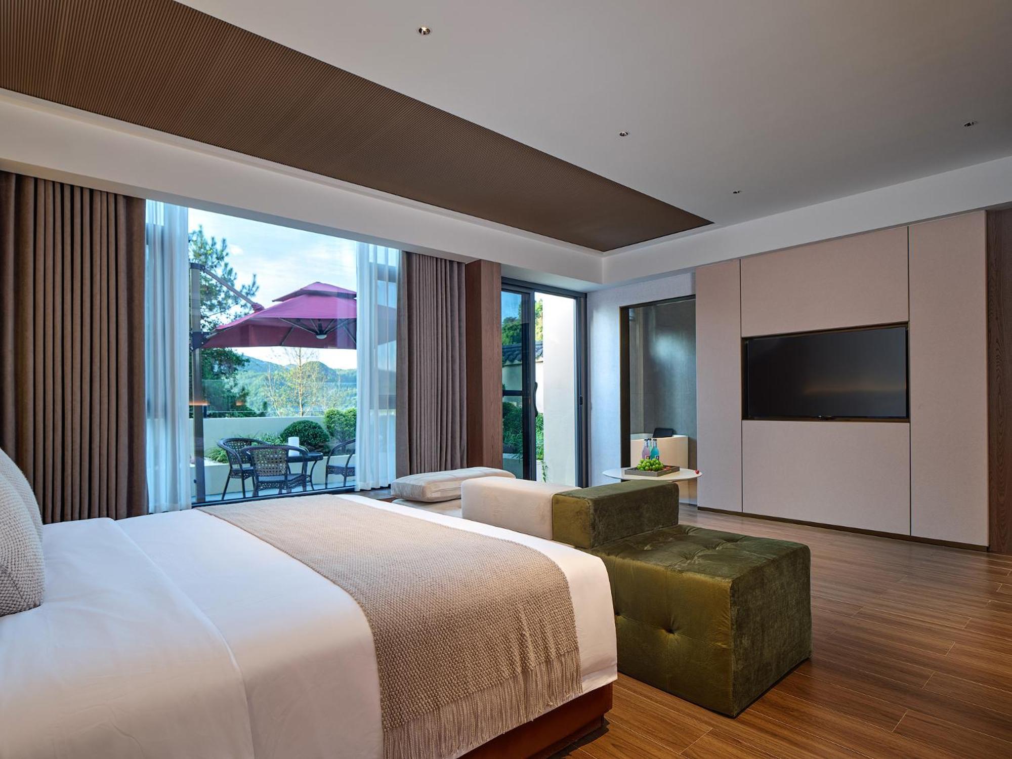 Zhangjiajie Utopia Hotel--Free One Way Pick Up Service Over 2 Nights Екстериор снимка