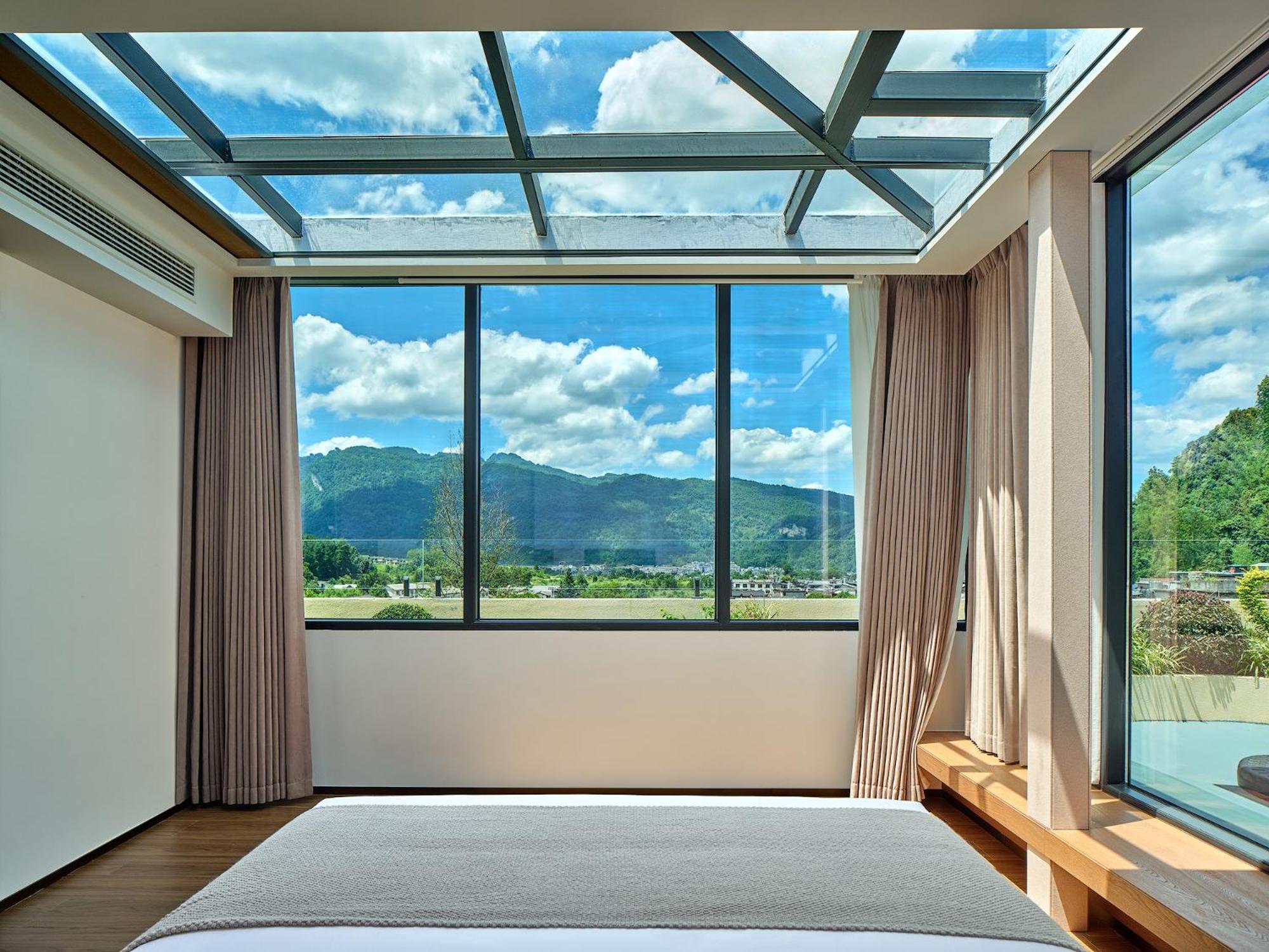Zhangjiajie Utopia Hotel--Free One Way Pick Up Service Over 2 Nights Екстериор снимка