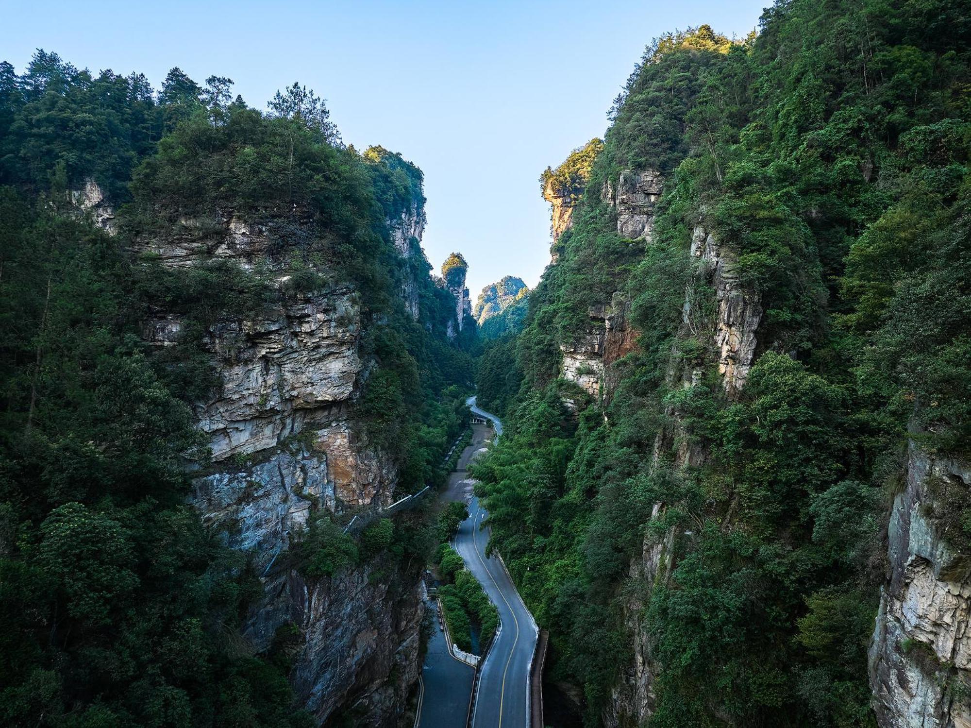 Zhangjiajie Utopia Hotel--Free One Way Pick Up Service Over 2 Nights Екстериор снимка