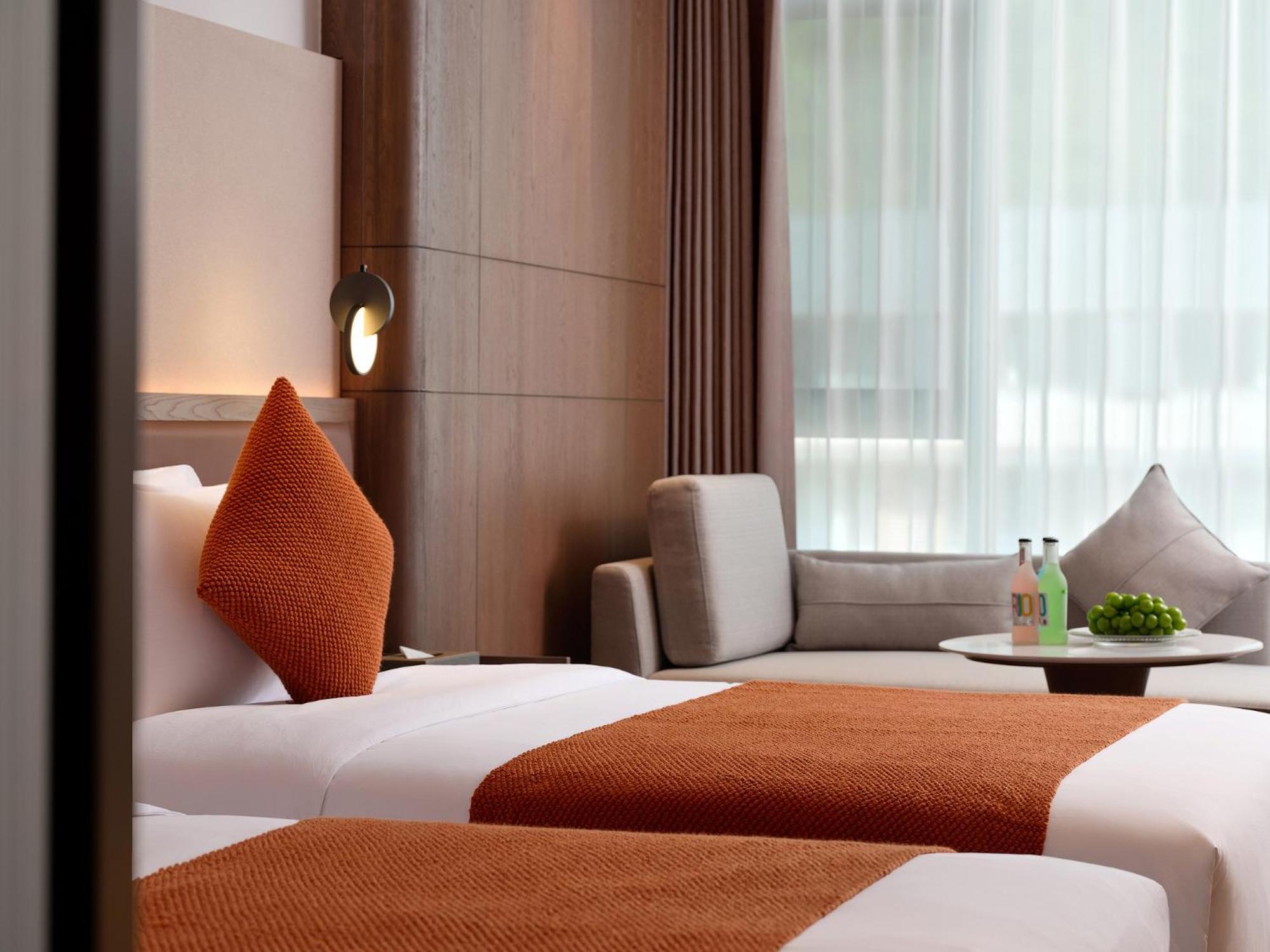 Zhangjiajie Utopia Hotel--Free One Way Pick Up Service Over 2 Nights Екстериор снимка